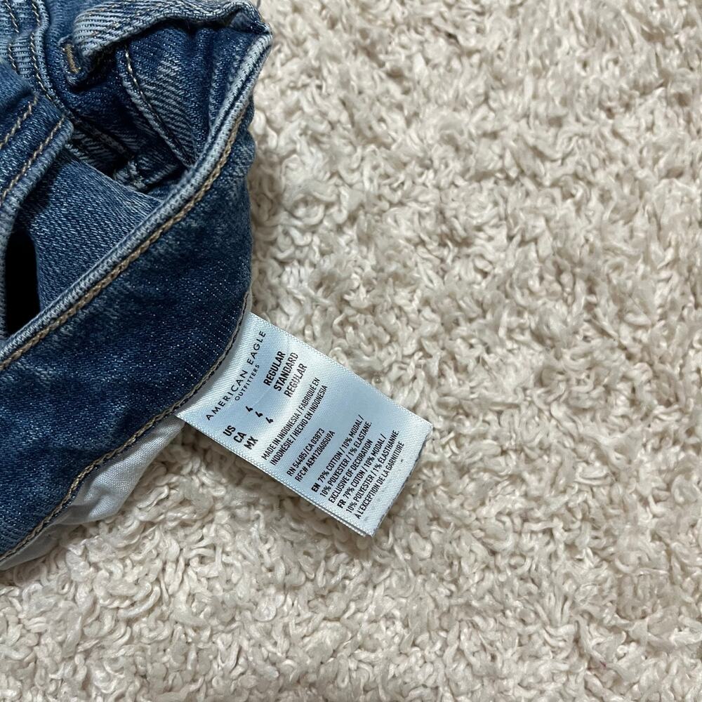 American Eagle Size 4 Regular Acid Wash Stretch Distressed High Rise Mom Jeans - Picture 8 of 8